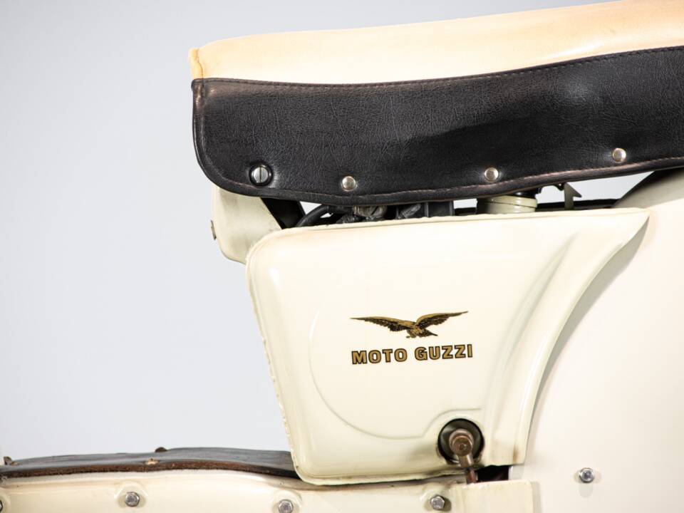 Image 21/50 of Moto Guzzi Galletto (1962)