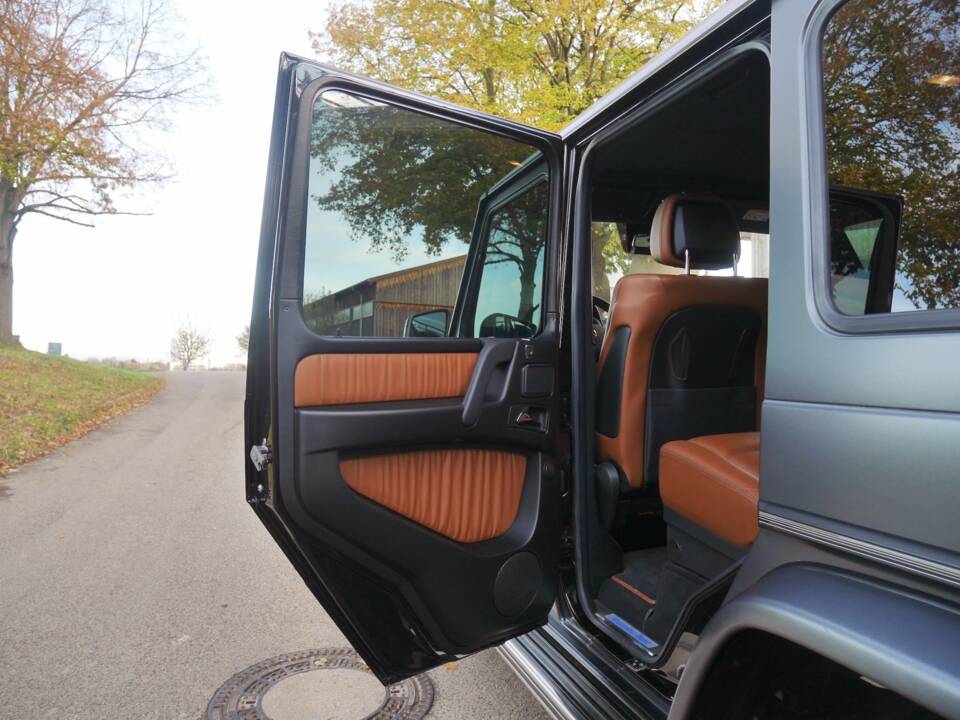 Image 15/38 of Mercedes-Benz G 500 (LWB) (2016)