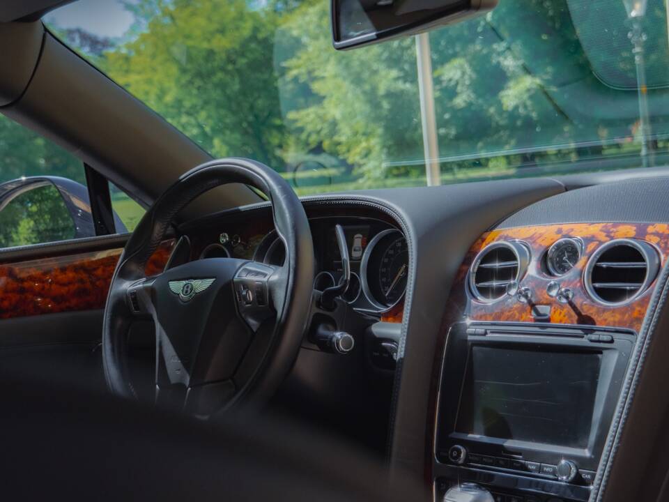 Imagen 44/68 de Bentley Flying Spur V8 S (2017)