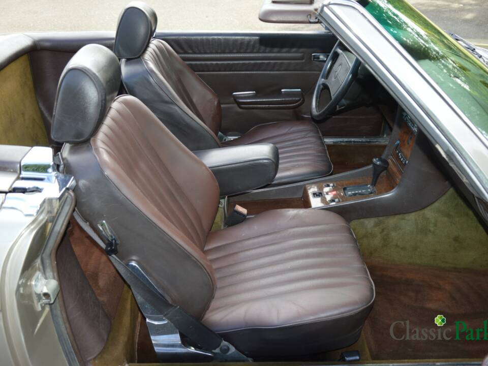 Image 29/47 de Mercedes-Benz 560 SL (1986)