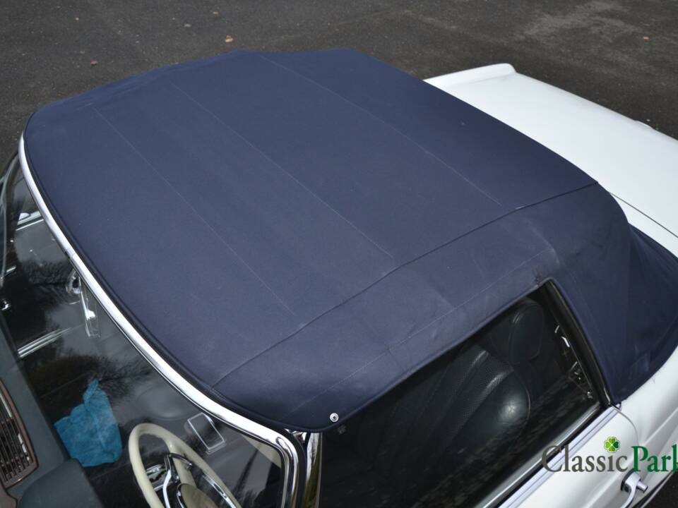 Image 29/50 of Mercedes-Benz 250 SL (1966)