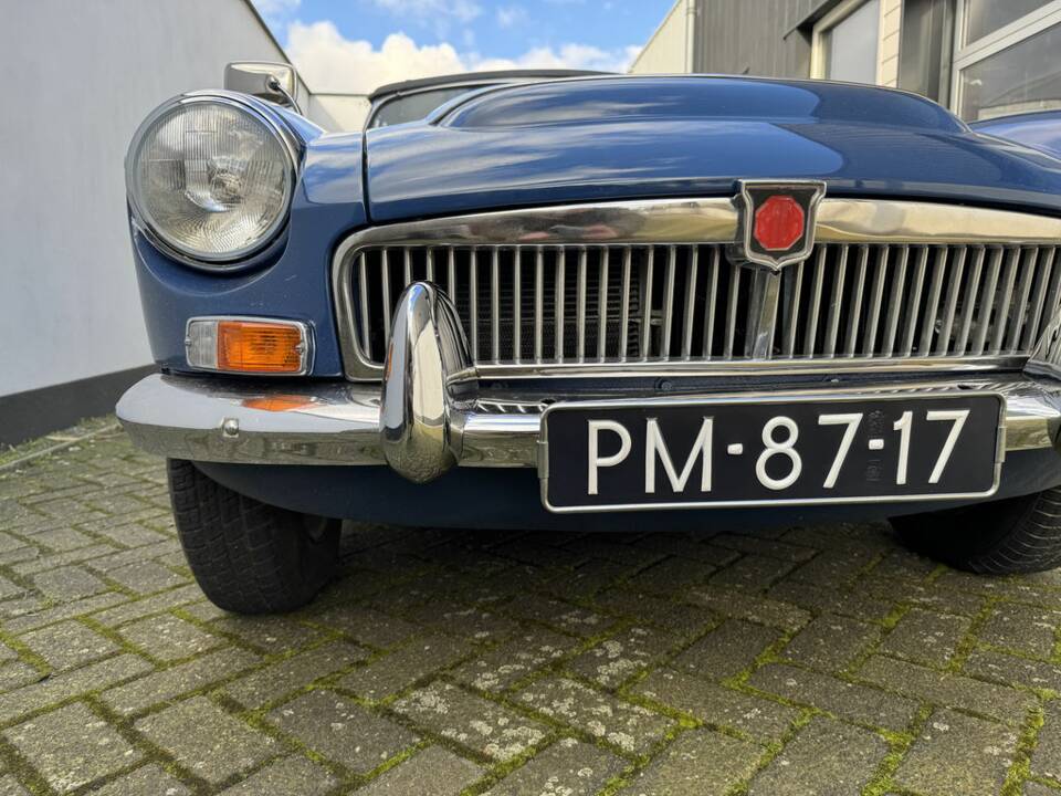 Imagen 5/7 de MG MGC (1969)