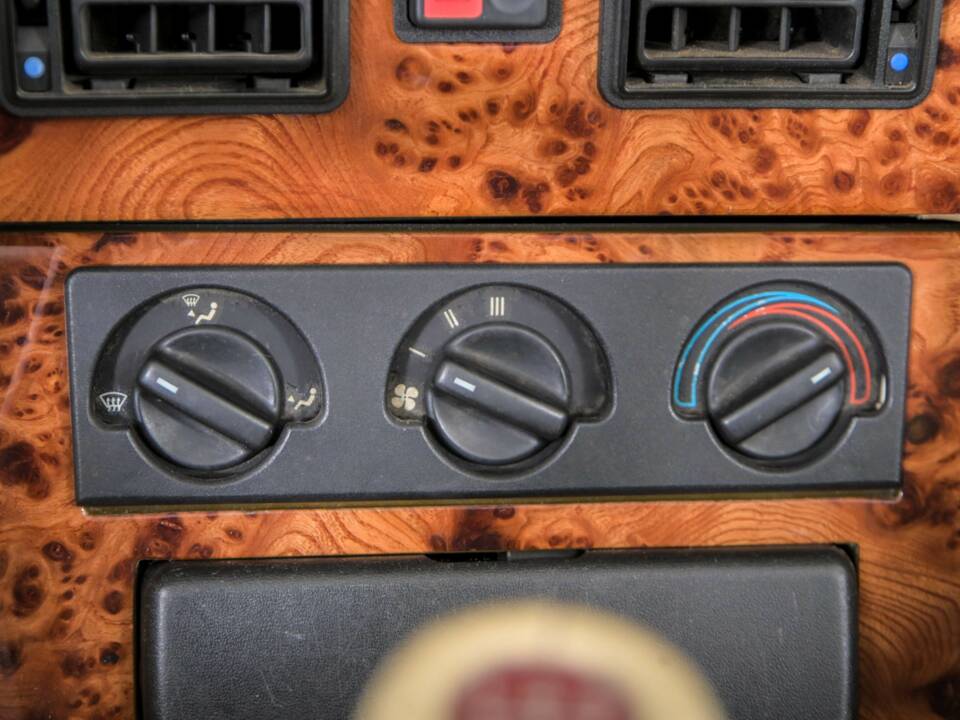 Immagine 20/50 di MG RV8 (1994)