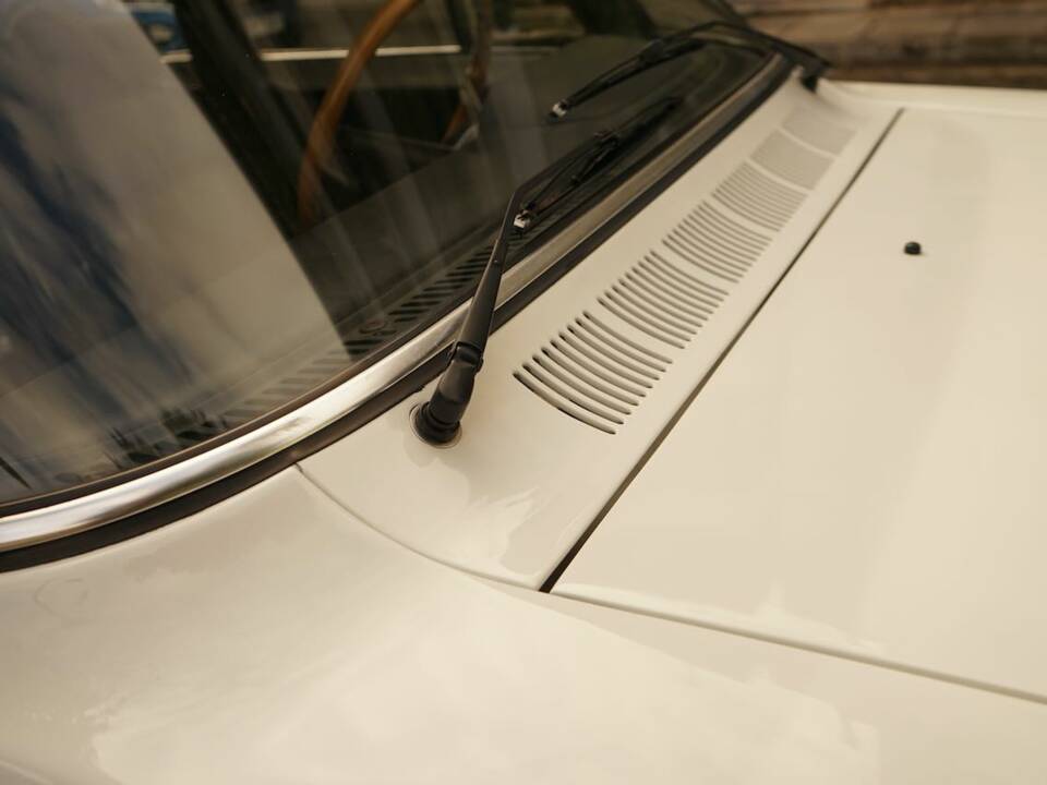 Image 21/100 of Alfa Romeo Giulia Nuova Super 1300 (1977)