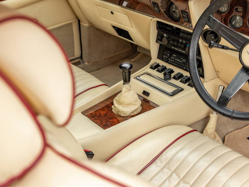 Image 28/75 de Aston Martin V8 Vantage (1985)