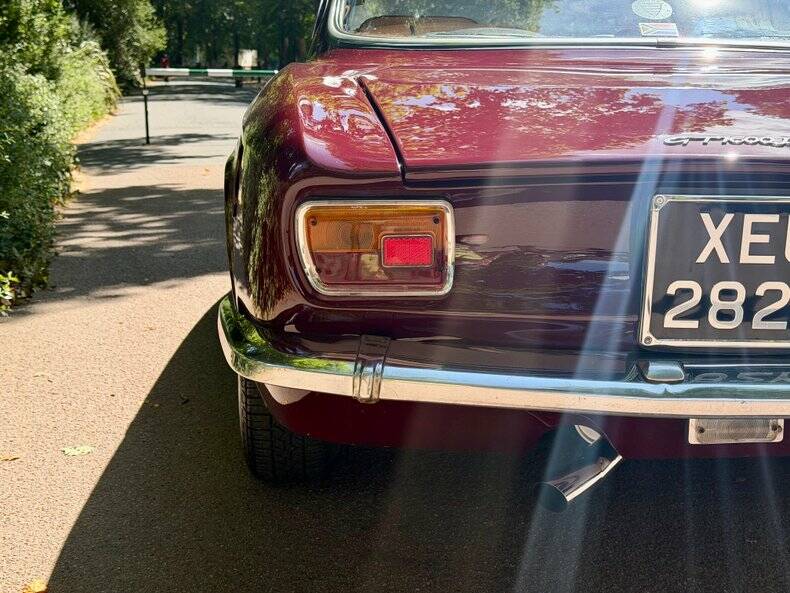 Image 32/48 of Alfa Romeo Giulia 1600 GT Junior (1972)