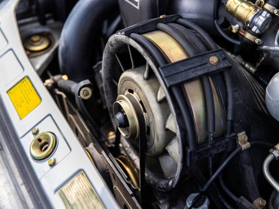 Image 88/132 of Porsche 911 Speedster 3.2 (1989)