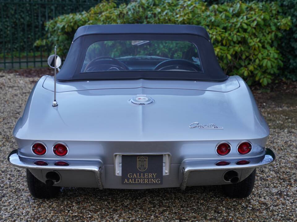 Immagine 6/50 di Chevrolet Corvette Sting Ray Convertible (1964)