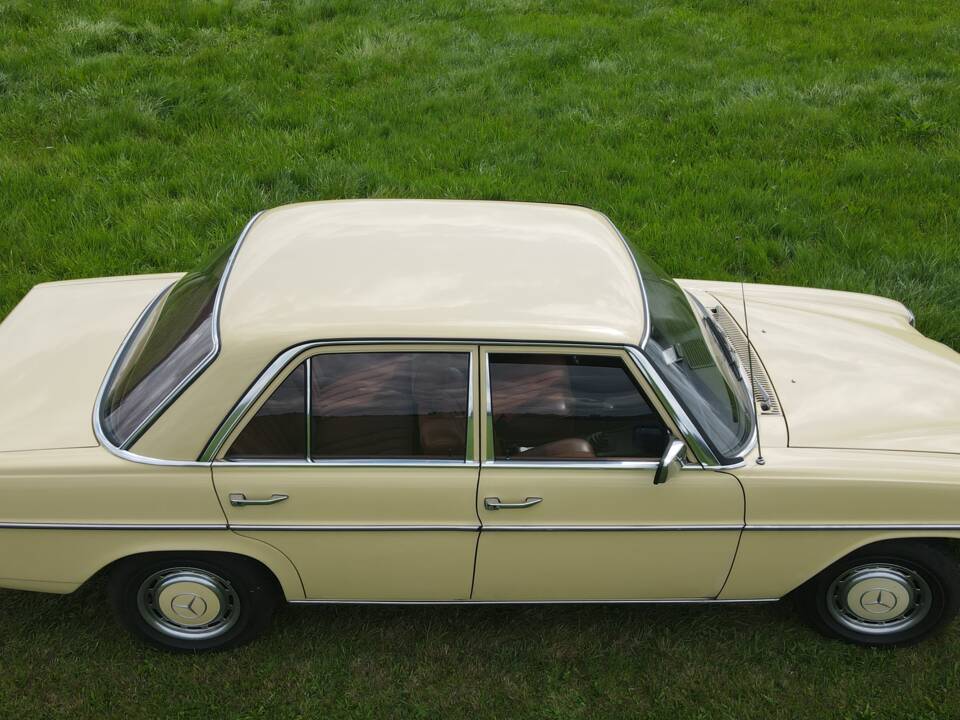 Immagine 15/32 di Mercedes-Benz 200 (1974)