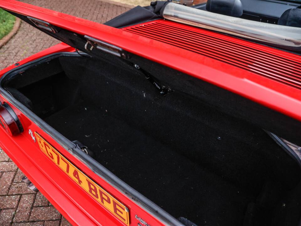 Image 36/42 of Ferrari Mondial T (1990)