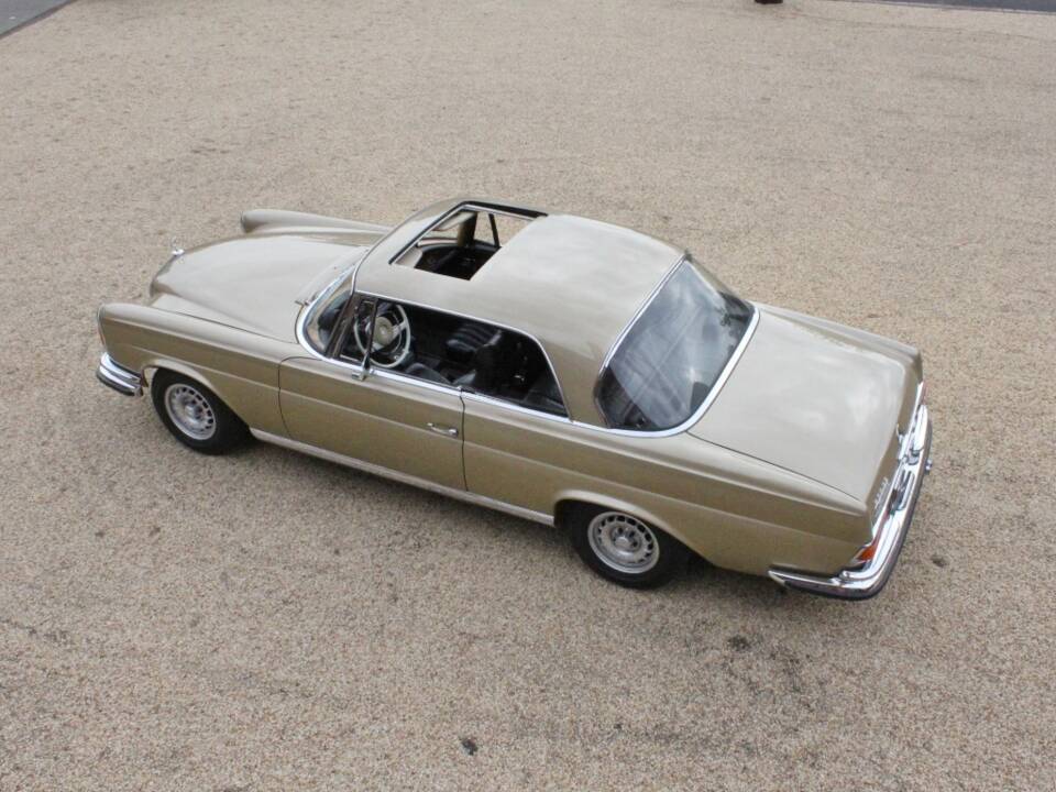 Image 3/30 of Mercedes-Benz 280 SE (1970)