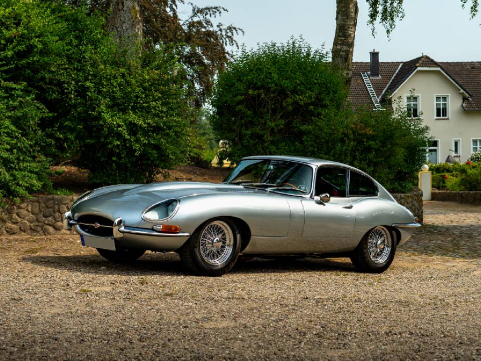 Immagine 2/21 di Jaguar E-Type 4.2 (1965)