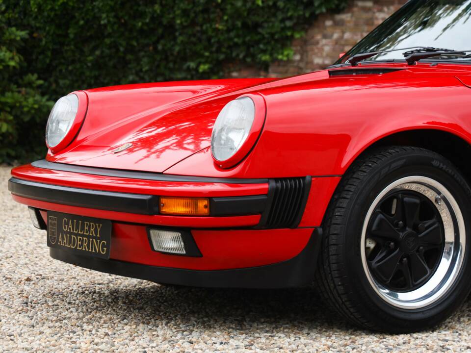 Image 19/50 of Porsche 911 Carrera 3.2 (1988)