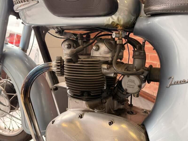 Bild 21/21 von Triumph DUMMY (1957)