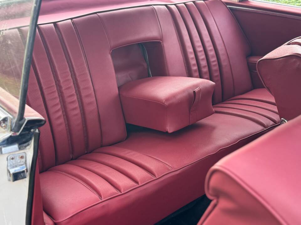 Image 33/132 of Mercedes-Benz 220 SE b (1963)