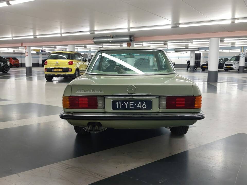 Immagine 2/20 di Mercedes-Benz 350 SLC (1973)