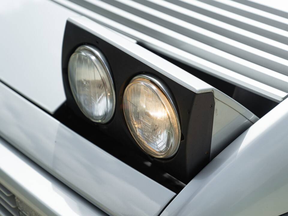 Image 23/50 of Ferrari Mondial 3.2 (1987)