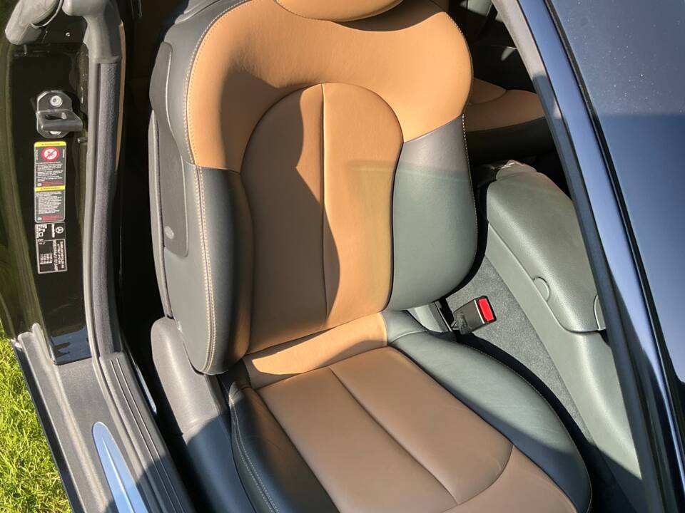 Immagine 29/41 di Mercedes-Benz CLK 320 (2003)