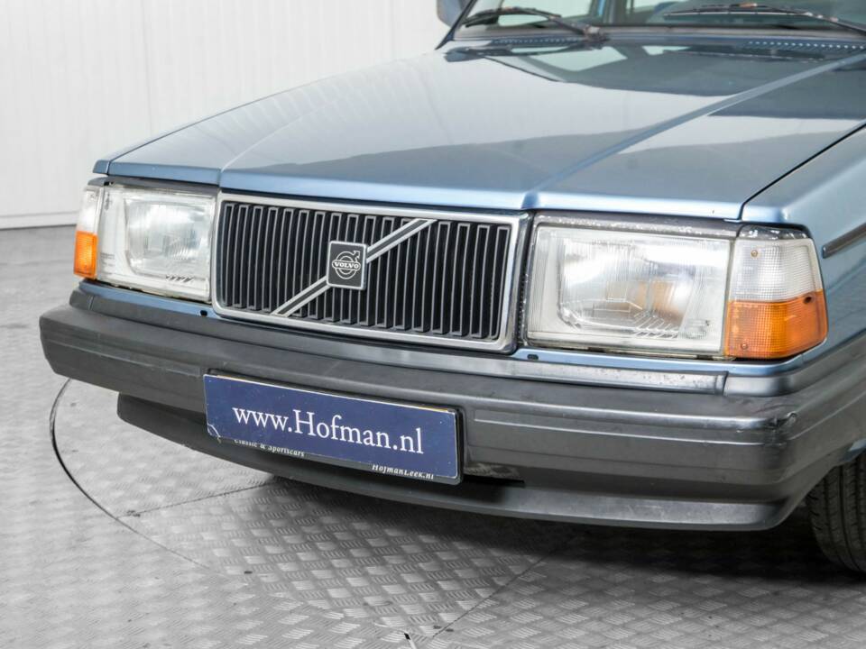 Image 18/50 de Volvo 240 Turbo (1983)