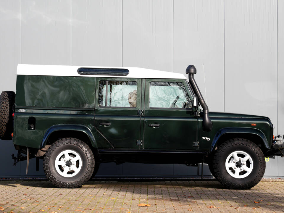 Immagine 7/34 di Land Rover Defender 110 (2000)