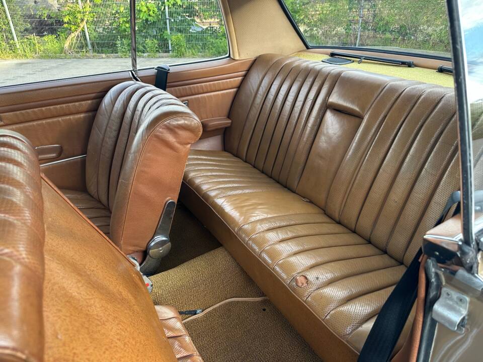 Bild 18/27 von Mercedes-Benz 250 CE (1970)