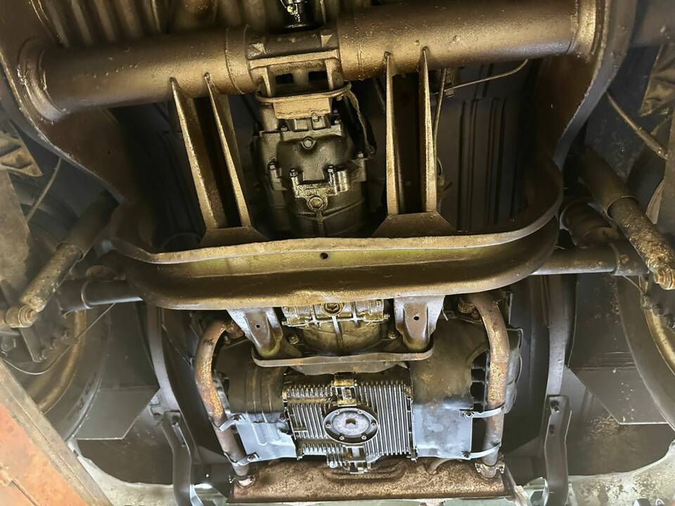 Image 60/60 of Volkswagen T2c Combi (1969)