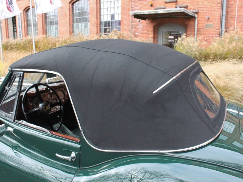 Image 14/16 of Jaguar XK 140 SE DHC (1956)