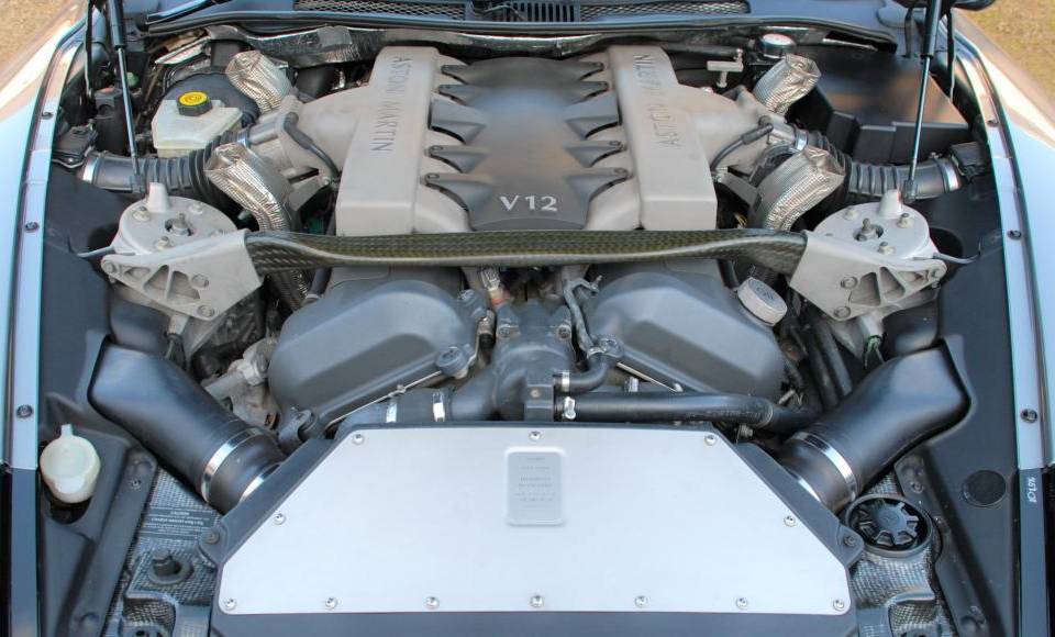 Imagen 12/12 de Aston Martin V12 Vanquish (2002)