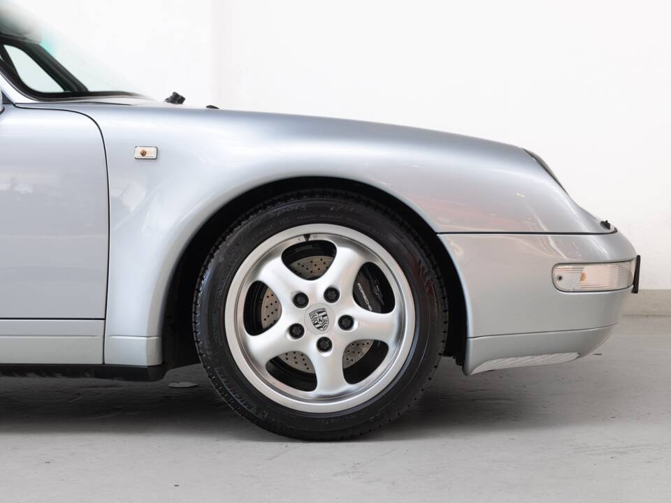 Immagine 27/32 di Porsche 911 Carrera (1994)