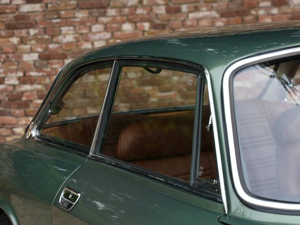 Bild 22/50 von Alfa Romeo 1750 GT Veloce (1971)