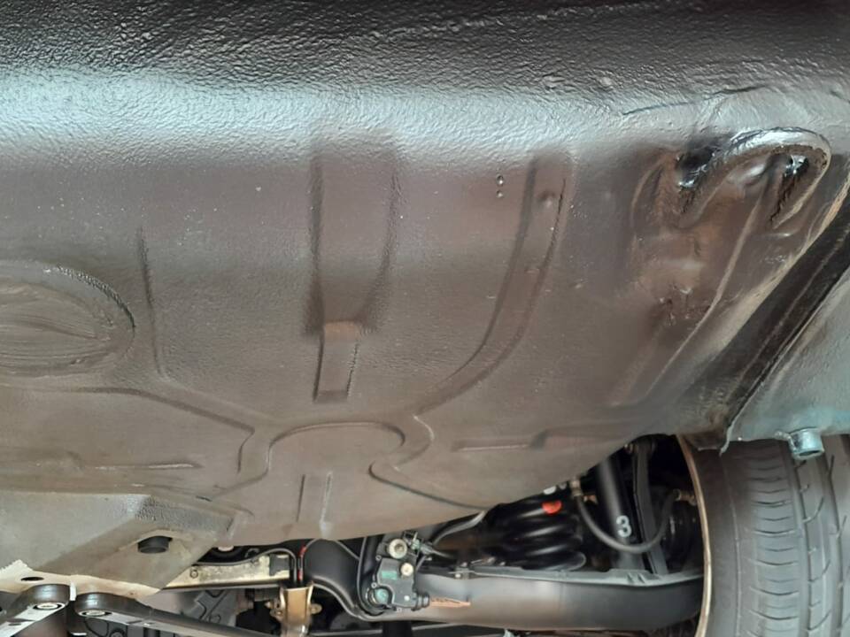 Immagine 46/52 di Mercedes-Benz 300 CE-24 (1993)