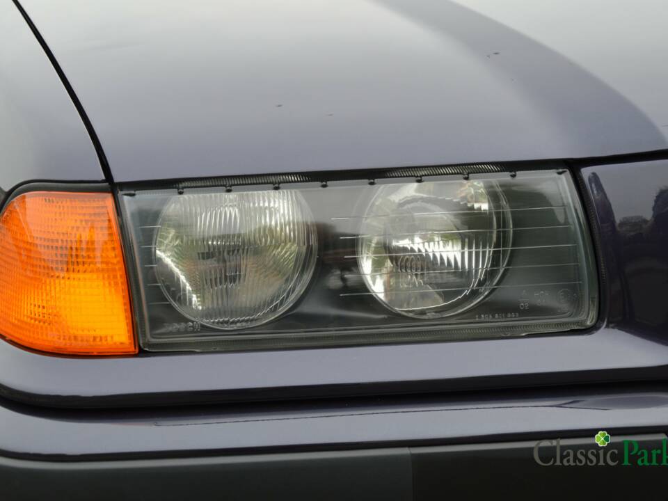Bild 46/50 von BMW 320i (1994)