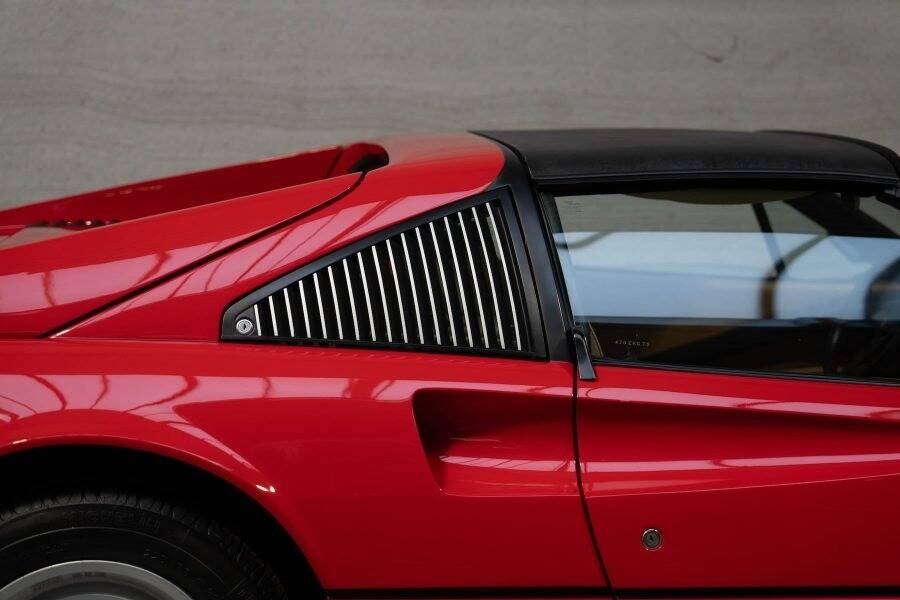 Bild 8/85 von Ferrari 308 GTSi Quattrovalvole (1985)