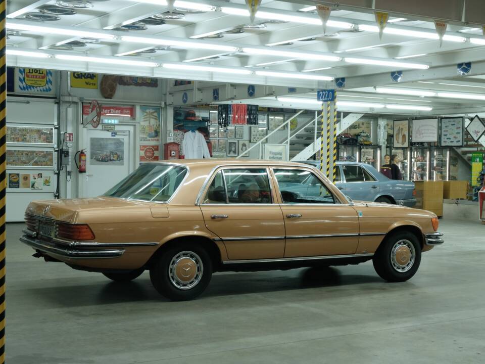 Image 13/50 de Mercedes-Benz 350 SE (1973)