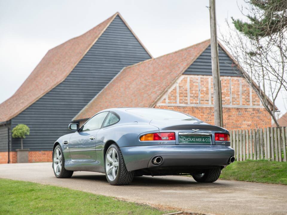 Image 16/74 of Aston Martin DB 7 GT (2004)