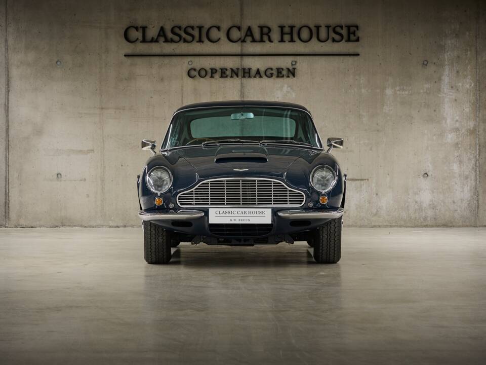 Afbeelding 2/60 van Aston Martin DB 6 (1968)