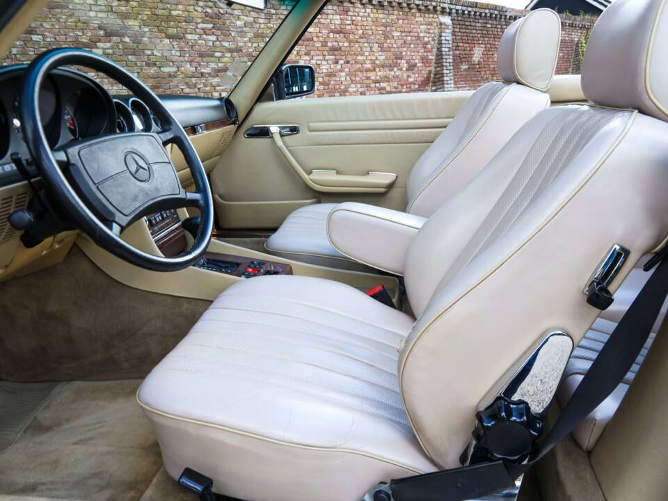 Image 49/50 de Mercedes-Benz 420 SL (1986)