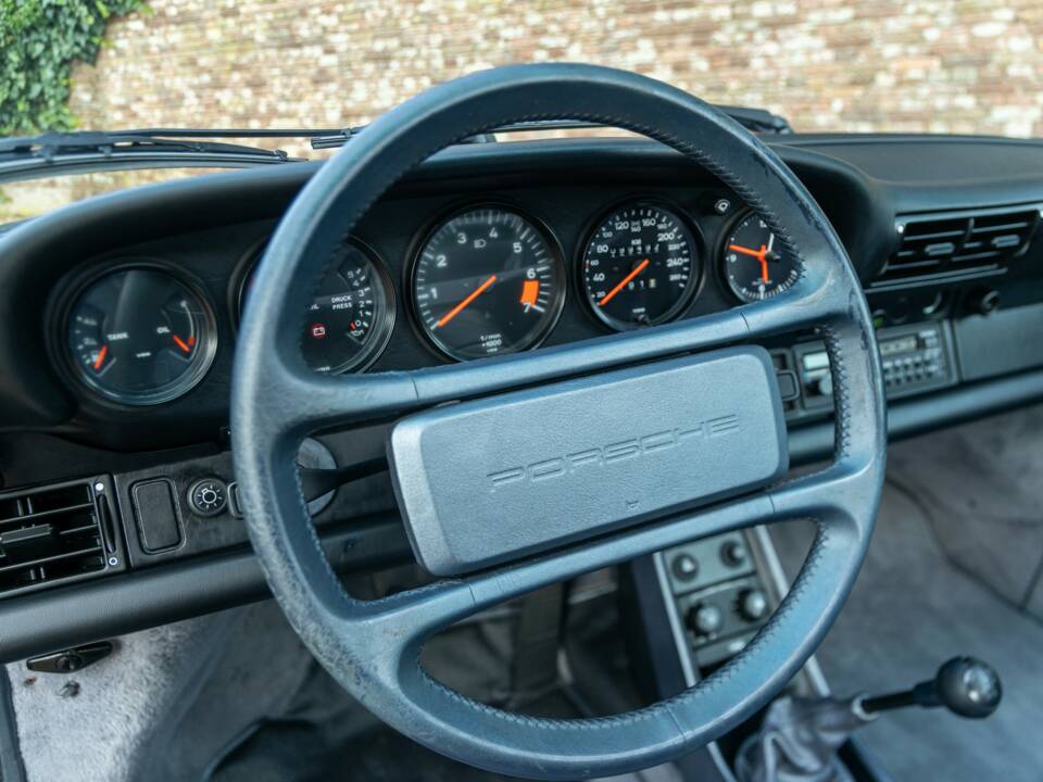 Immagine 32/50 di Porsche 911 Carrera 3.2 "25 years 911" (1988)
