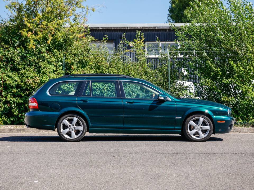 Bild 2/35 von Jaguar X-Type Estate 2.2 D (2009)