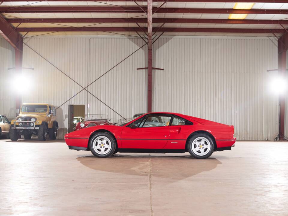 Image 14/79 of Ferrari 328 GTB (1985)