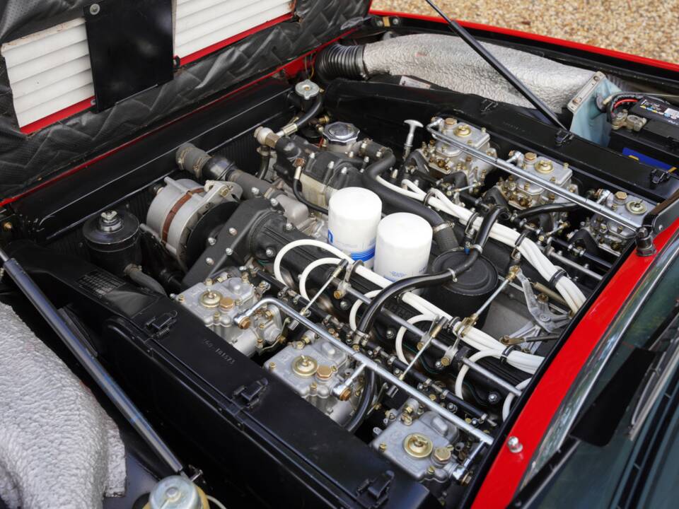 Image 42/50 de Ferrari 365 GT4 2+2 (1974)