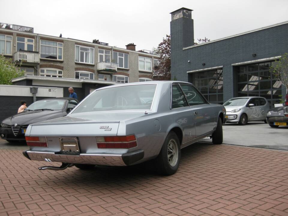 Image 3/18 of FIAT 130 Coupé (1971)
