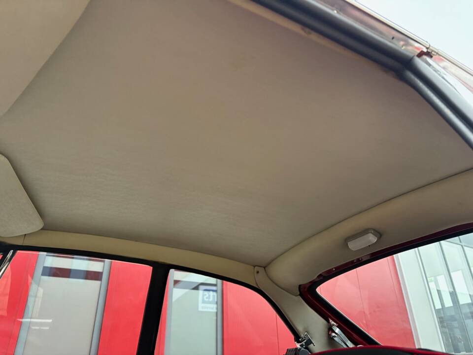 Image 9/23 of MG MGB GT (1968)