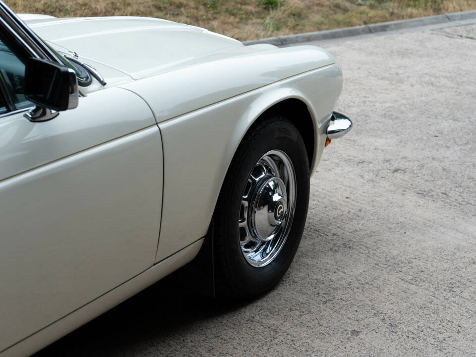 Immagine 19/50 di Daimler Sovereign 4.2 (1978)
