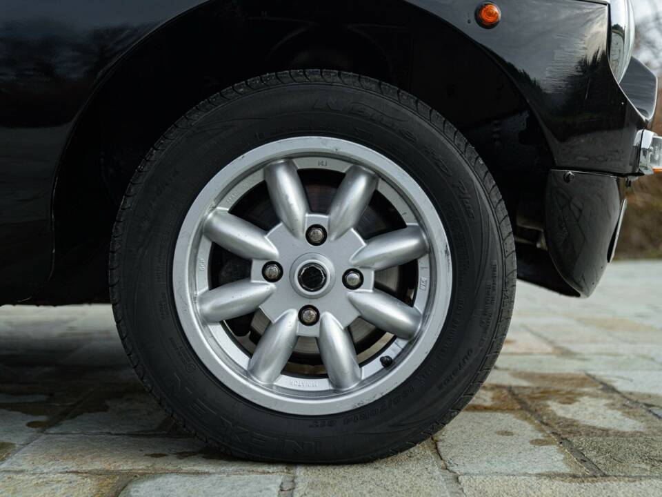 Image 22/50 of MG MGB GT (1978)