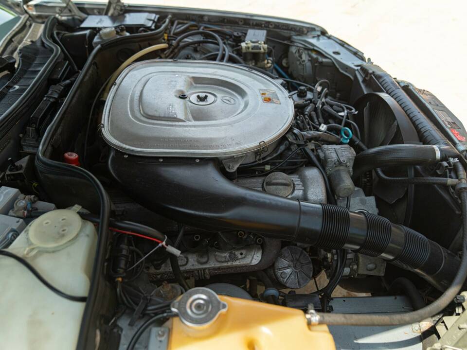 Image 49/50 de Mercedes-Benz 380 SEC (1982)