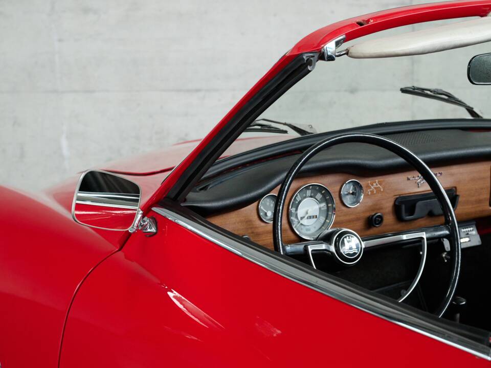 Image 16/50 of Volkswagen Karmann Ghia 1500 (1971)