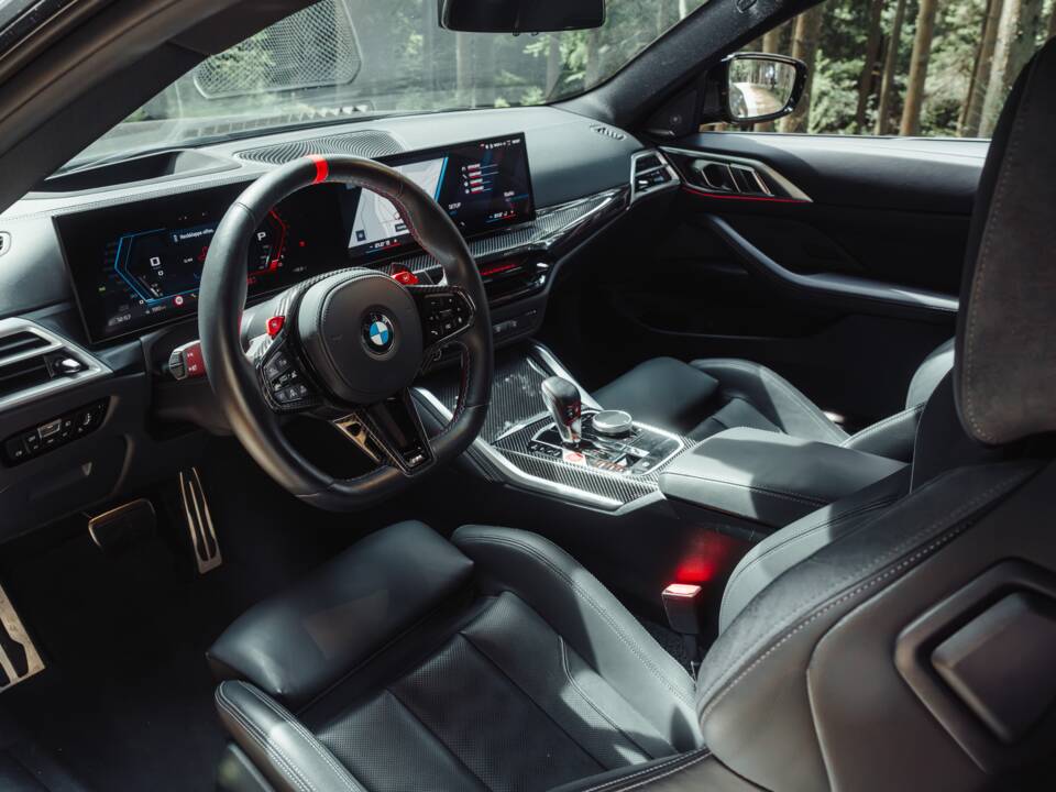 Image 12/14 of BMW M4 Competition xDrive (2024)