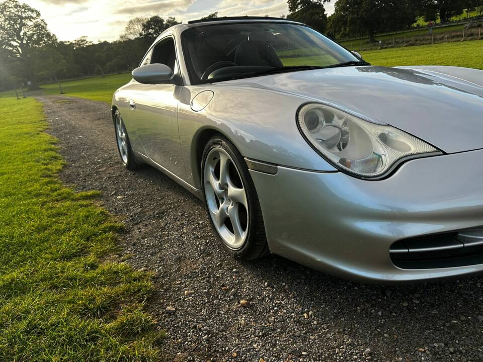 Image 16/54 de Porsche 911 Carrera (2003)