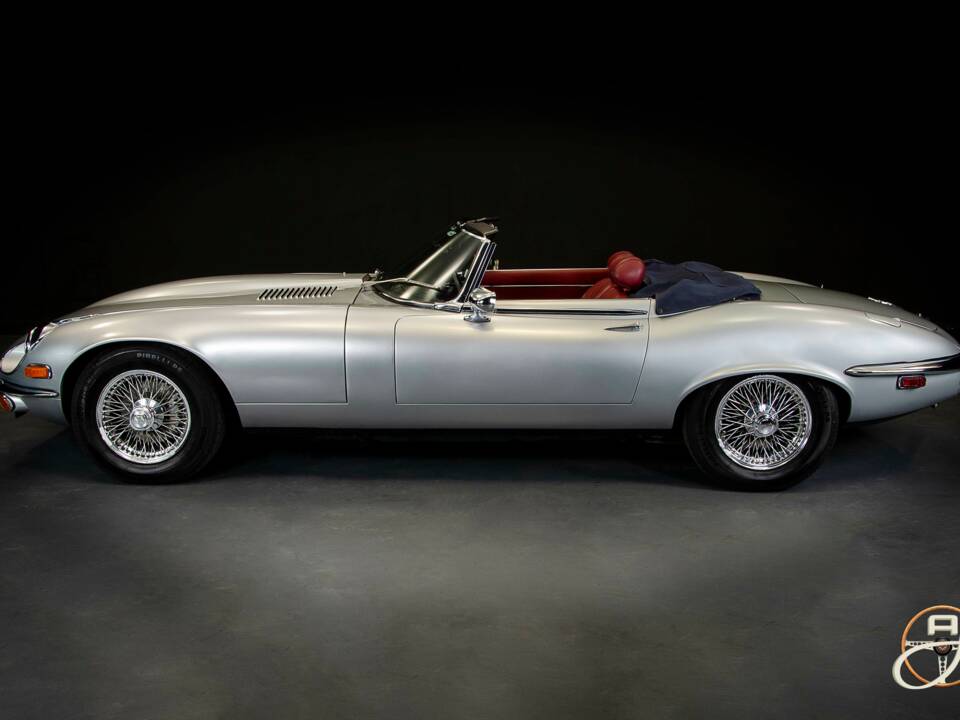 Afbeelding 2/21 van Jaguar E-Type V12 (1973)